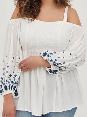 Torrid white gauze cold shoulder top SZ‎ 1X blue embroidered floral smocked NWT